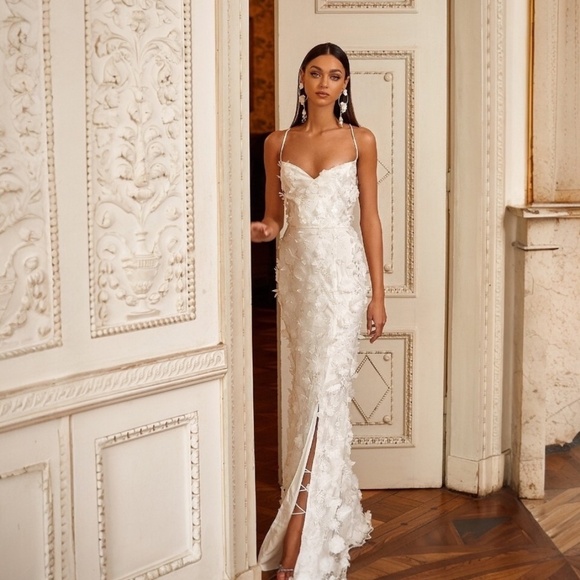 Alamour Petra White Gown NWT - Prom, Bridal, Gala, Formal Dress Sz L - Picture 1 of 13